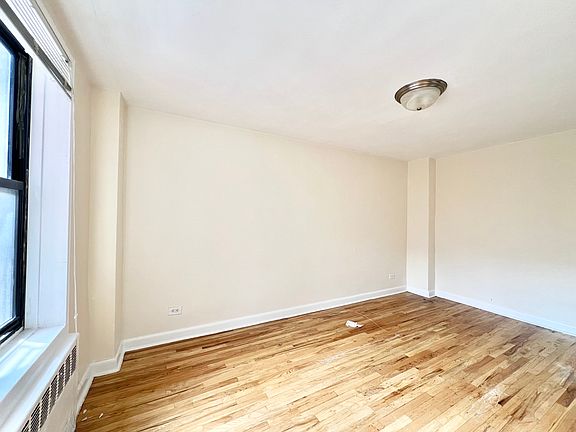 4th image of 2752 Homecrest Ave #408A