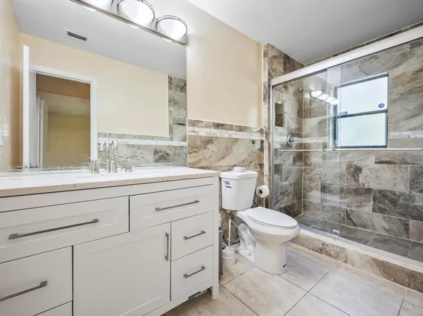 566 SW 20 Court #8, Delray Beach, FL 33445