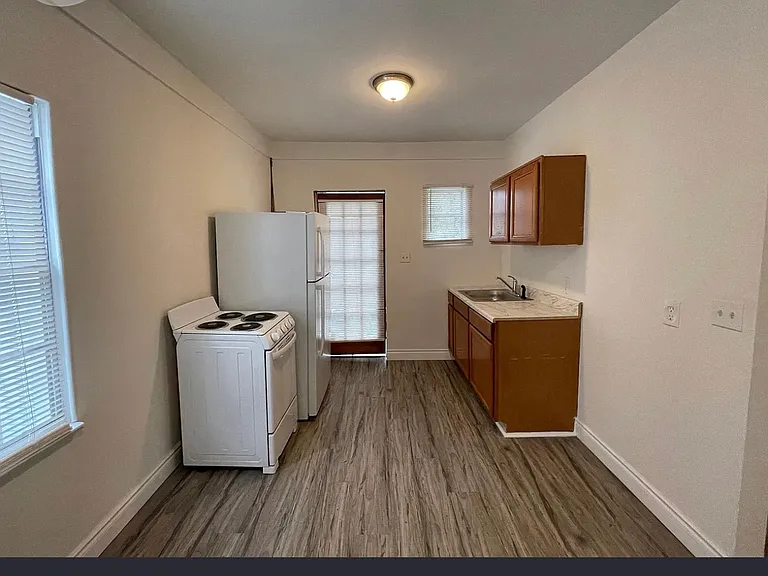 210 S Magnolia Ave #4 — Photo 6