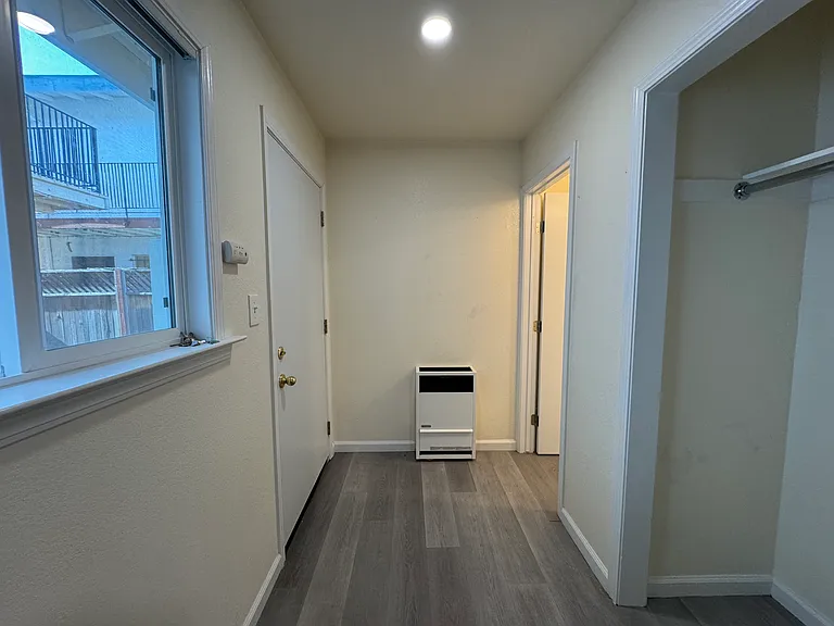 9838 Bancroft Ave #2 — Photo 4