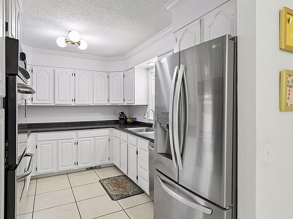 5th image of 17901 Covington Rd