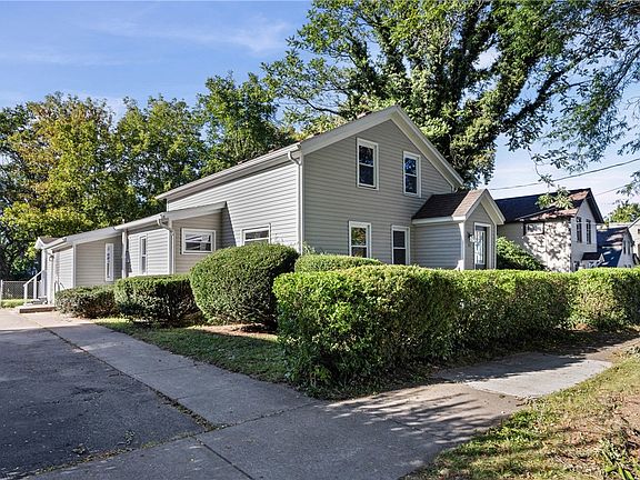 3rd image of 121 River St