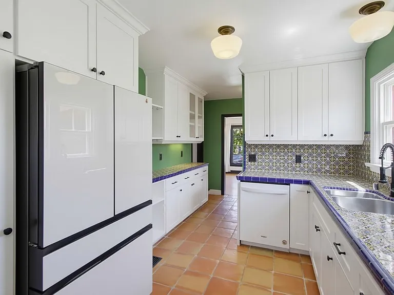 2615 Myrtle Ave — Photo 56