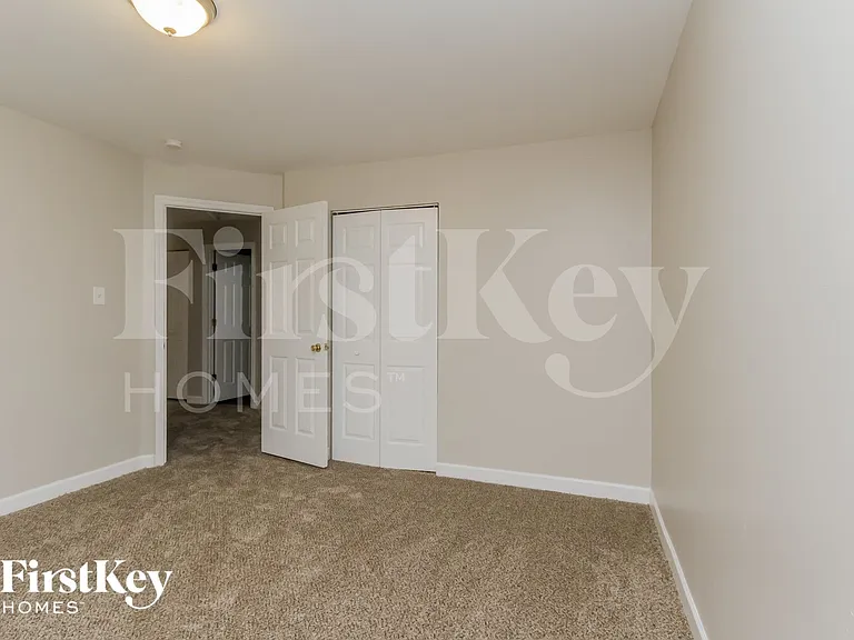 484 Talala St — Photo 8