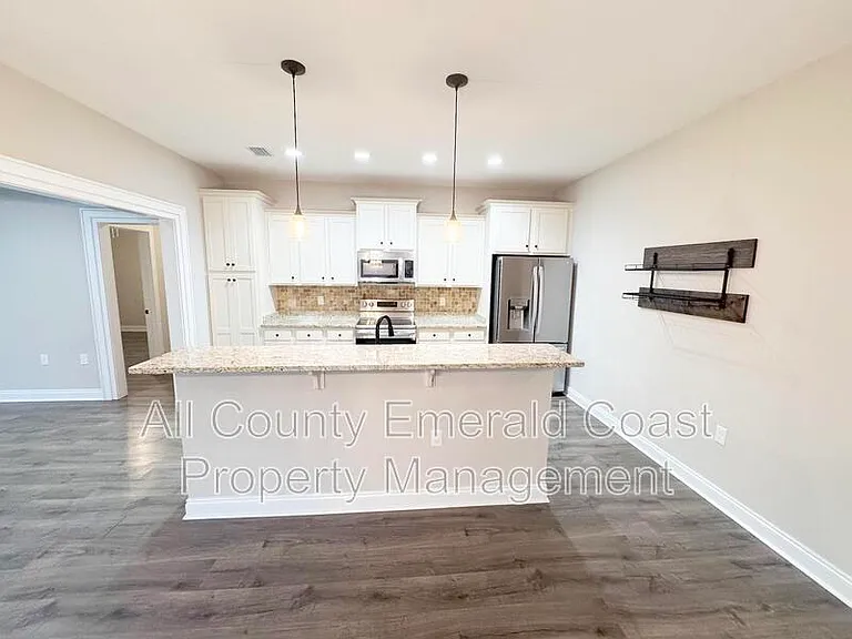 282 Magnolia St — Photo 9
