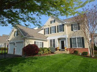 25622 Dabner Dr, Chantilly, VA 20152