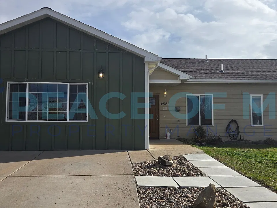 2521 Castle Pines Way