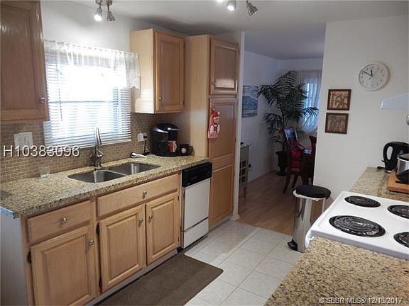 4th image of 5570 E Marina Dr