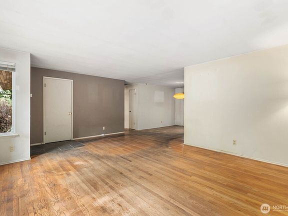 5th image of 19524 14th Avenue NE