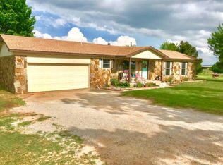 4001 N Broadway Ave, Hinton, OK 73047