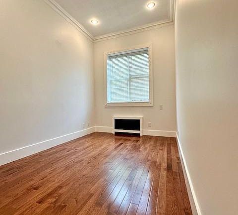 3rd image of 219 Franklin St #1