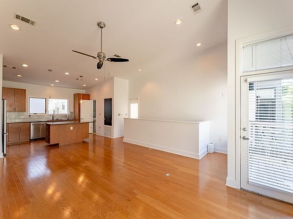 2nd image of 1702 S Lamar Blvd Unit 27