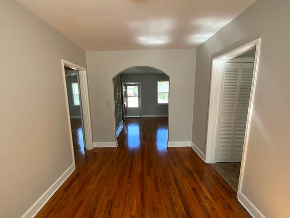 3rd image of 216 Sequoia Dr