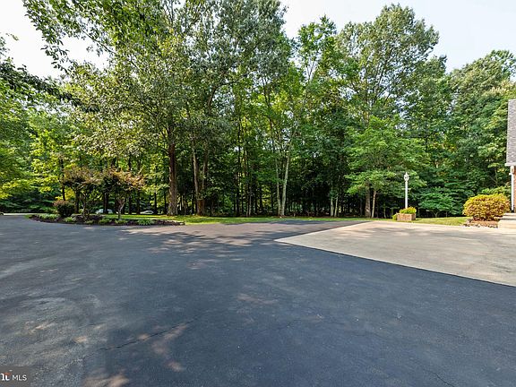 5th image of 11310 Dobbins Ln