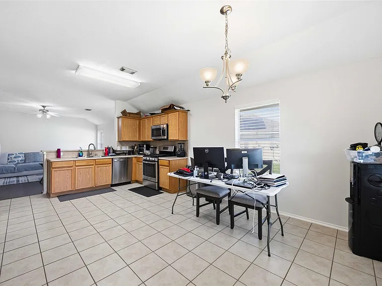 4718 Lonestone Cir — Photo 11