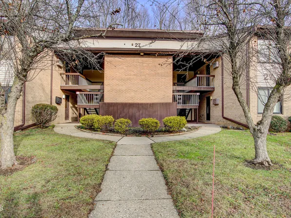 27 Meadow Green Circle #E, Manalapan, NJ 07726