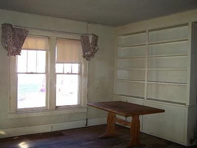 5th image of 103 E Wayne St