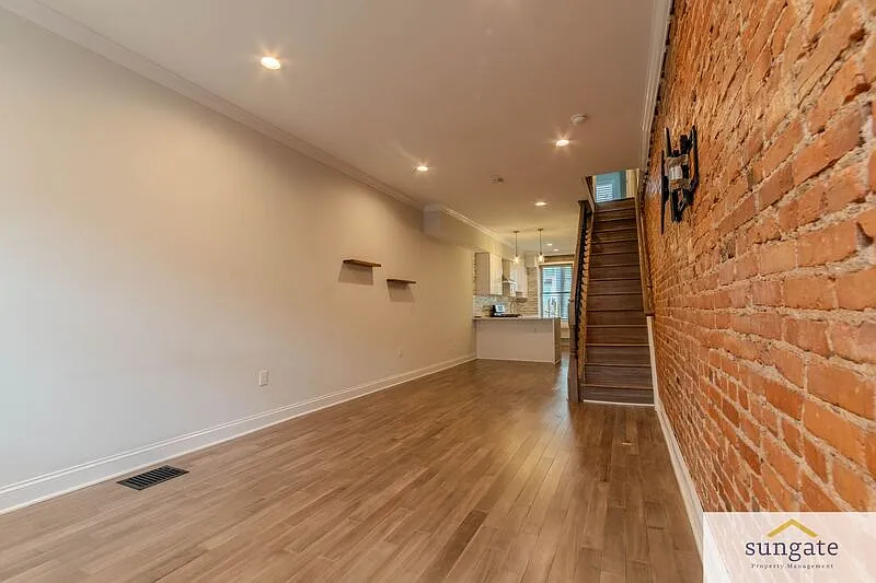2 bed, 2.5 bath, 1294 sqft, $2,950 — Photo 4