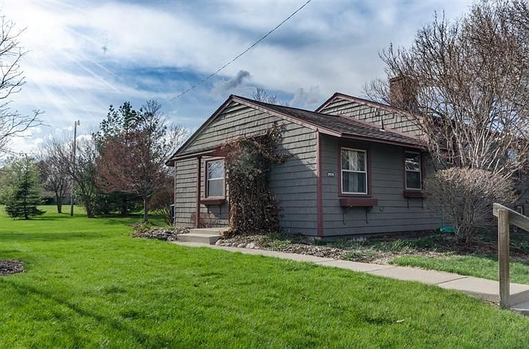 1st image of 2608 Whitewood St
