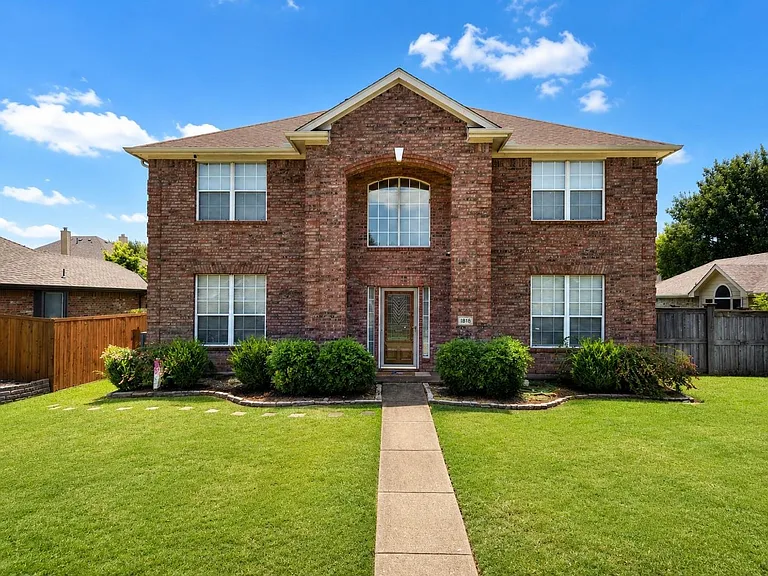 1818 Lake Texoma Cir — Photo 1