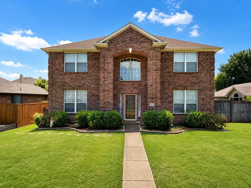 1818 Lake Texoma Cir