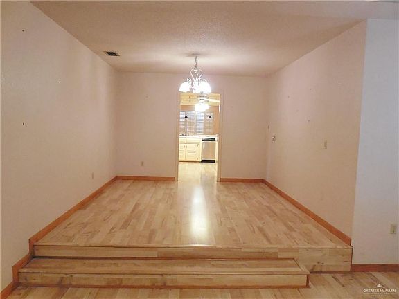 4th image of 1322 Tulip Cir