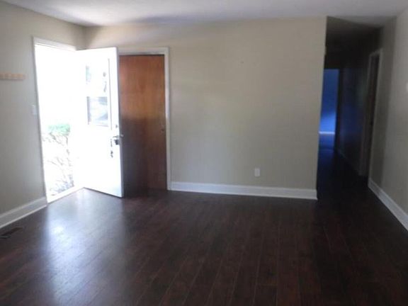 2nd image of 291 Cynthia Dr