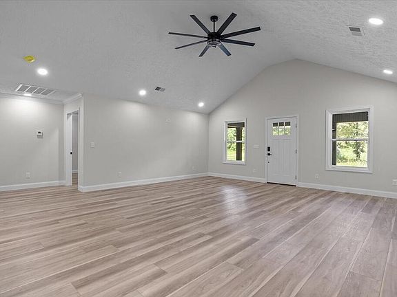 3rd image of 131 Magic Valley Dr