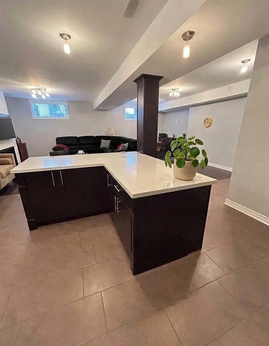 Stunning 2 Bedroom Unit on East Mountain — Photo 4