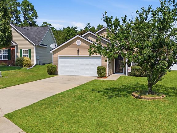 2nd image of 4 Foxwood Ct