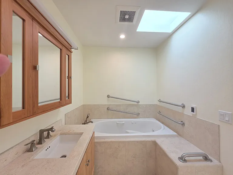 865 Briarwood Way — Photo 2