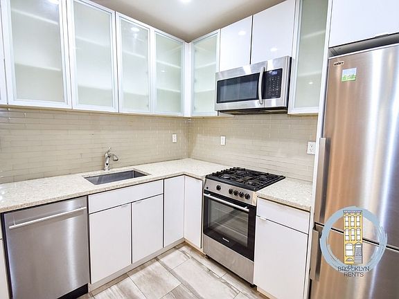 2nd image of 472 Marcus Garvey Blvd APT 3B