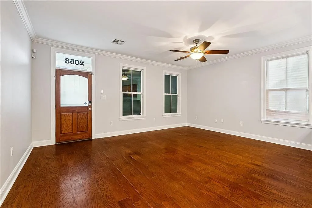 3 bed, 1330 sqft, $2,100 — Photo 2