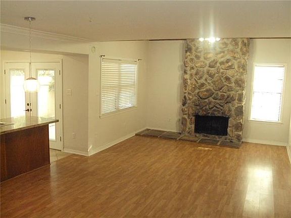 4th image of 4127 Loire Dr APT D