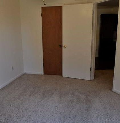 3rd image of 803 Autumn Cir #A-d