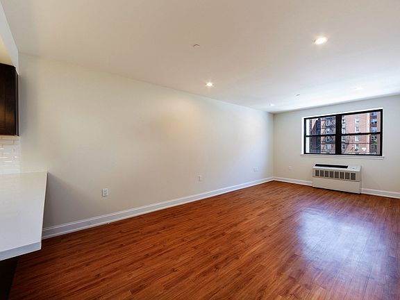 5th image of 384 Lefferts Ave