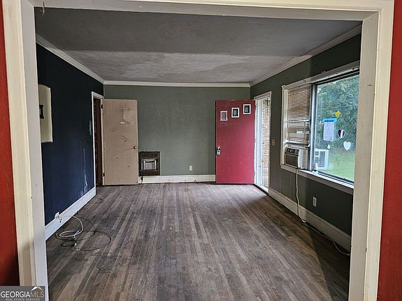 5th image of 406 Cherry St