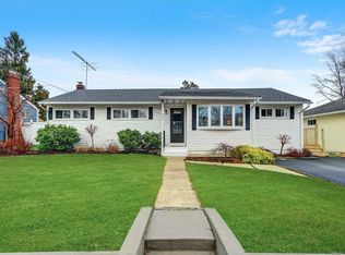 504 Oakwood Rd, Huntington, NY 11743