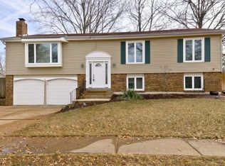 770 La Feil Dr, Ballwin, MO 63021