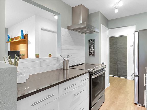 4th image of 14602 NE 51st Street #D2