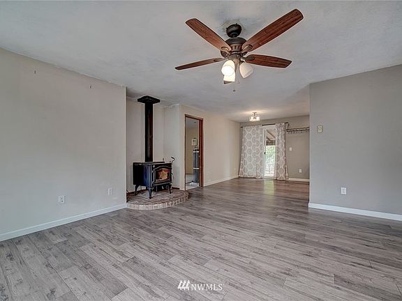 4th image of 8145 NE Seawind Ave