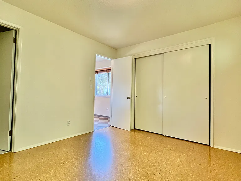 2326 W Thurman St — Photo 10