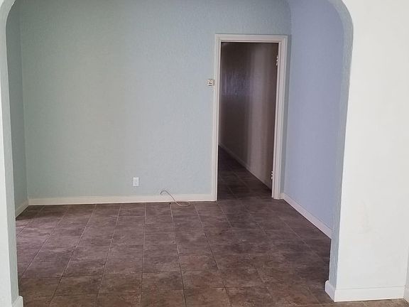 4th image of 1609 1/2 W 80th St