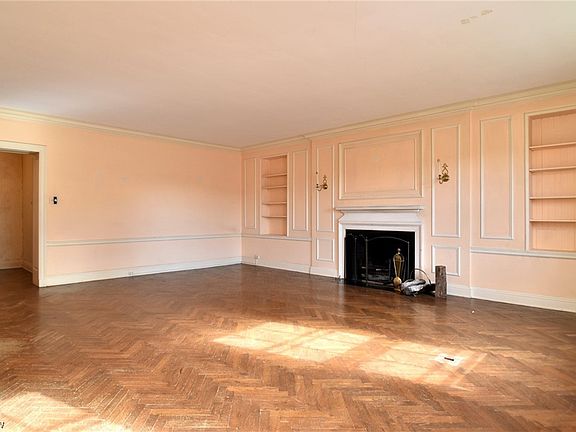 3rd image of 13415 Shaker Blvd APT 9A1