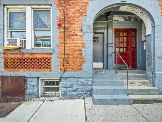 213 45th St, Union City, NJ 07087