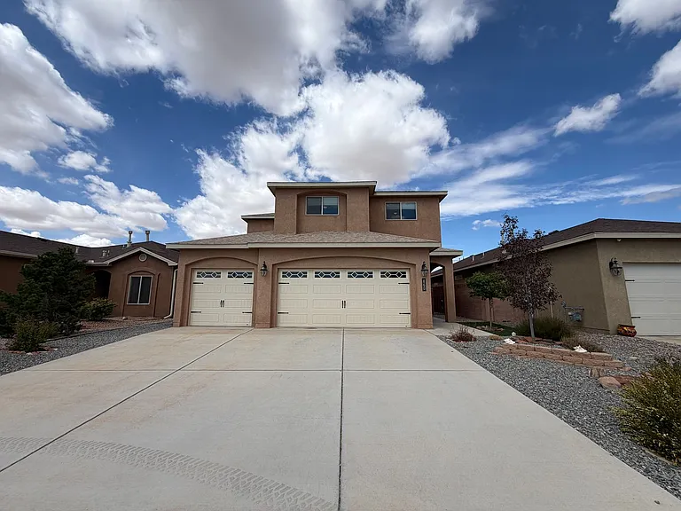 860 Firewheel Loop SW — Photo 1