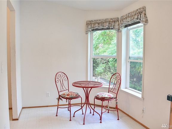 5th image of 9912 214th Pl SE