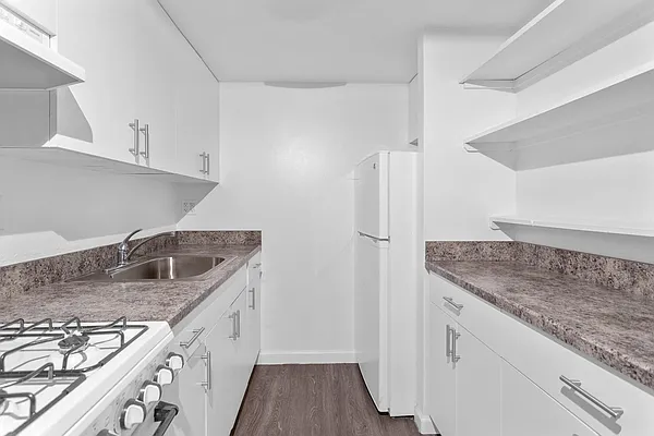 Kitchen, photo 1