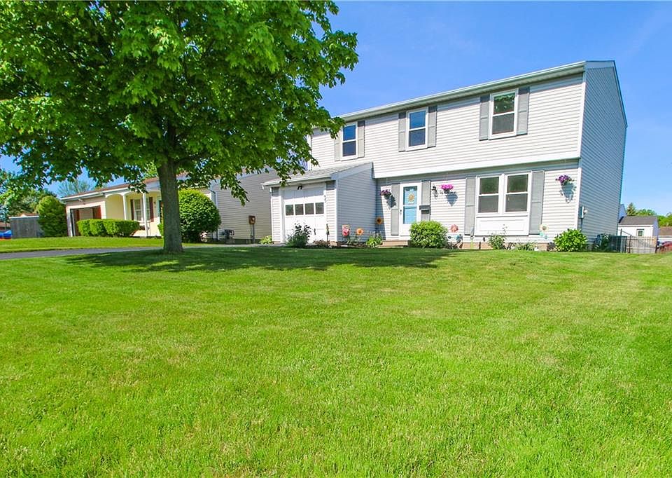 1st image of 55 Constance Way E