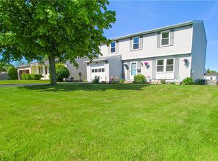 55 Constance Way E, Rochester, NY 14612